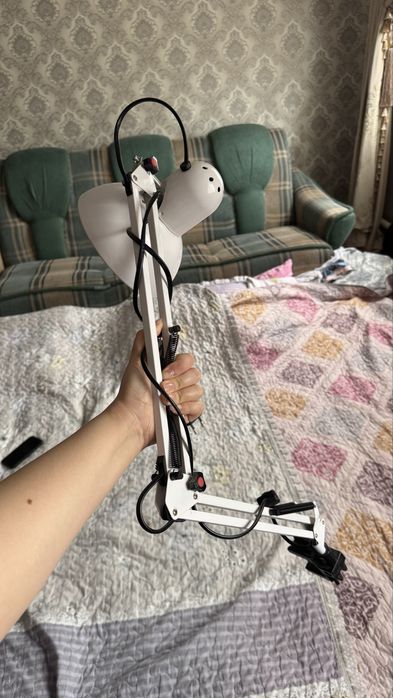 Лампа (очень хорошая)