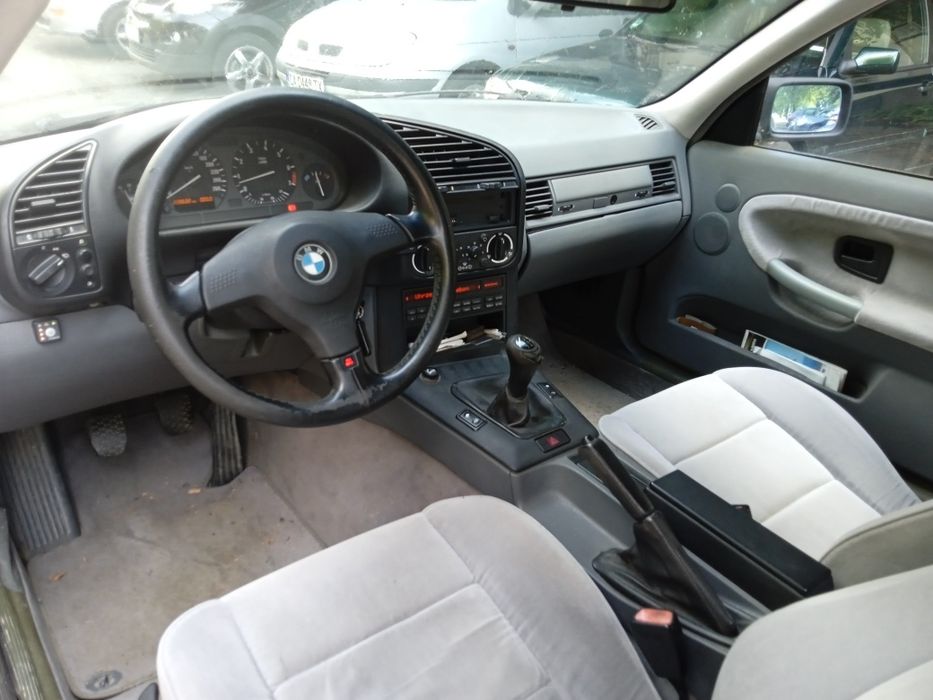 BMW 325i Coupe (E36)