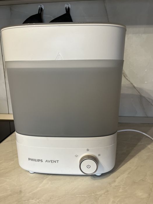 Sterilizator de biberoane cu USCATOR