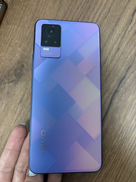 Телефон Vivo v21e 128гб
