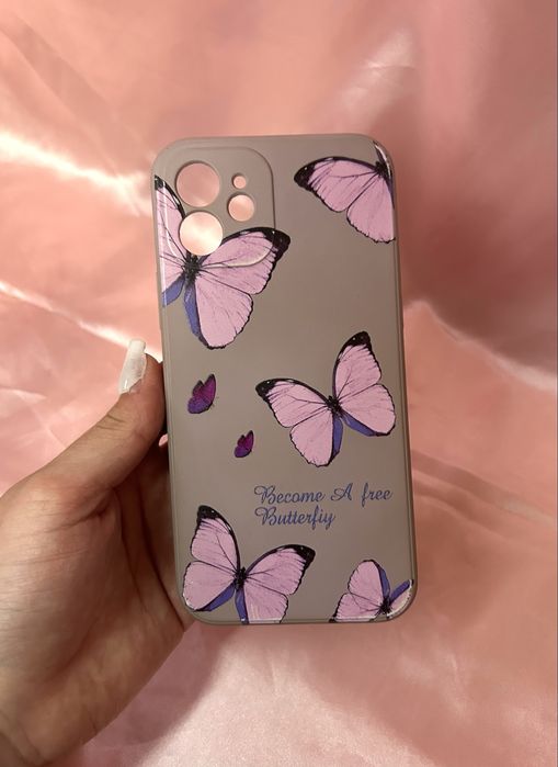 Запазени калъфи за iPhone 12