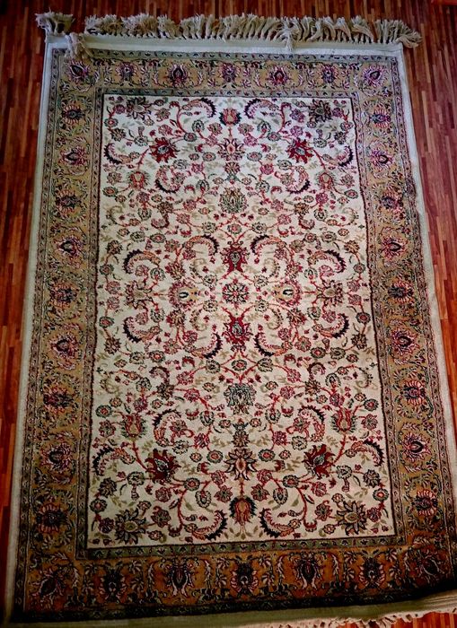 Ковры шерстяные и полушерсть