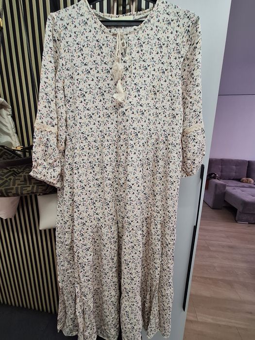 Продам женские платья