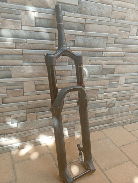 Vând furca rock shox lyrik