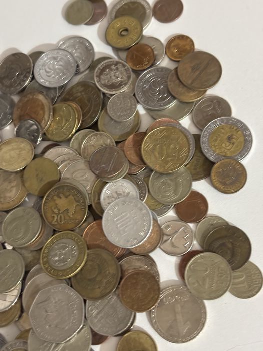 Продам монеты с разных стран