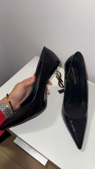 Дамски лодочки Saint Laurent от естествена кожа, размер 39