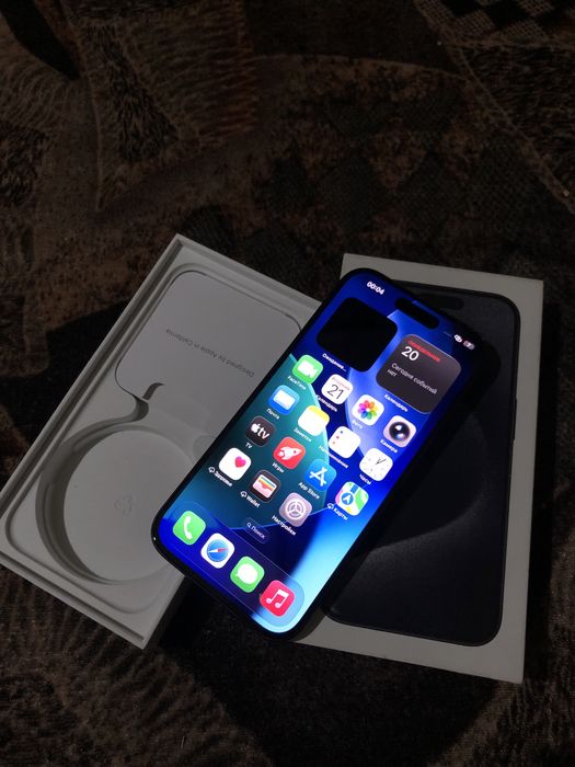 Айфон 15 про.