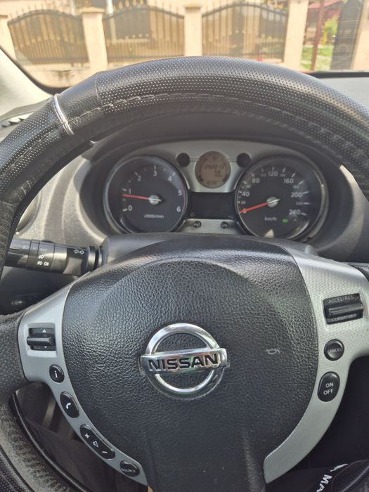 Nisan qashqai de vânzare
