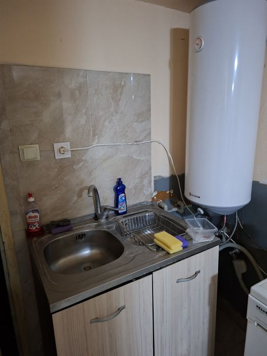 Дава се под наем Едностаен апартамент в Пазарджик, Окръжна болница - 14 кв.м за 59.67 € - Снимка #3