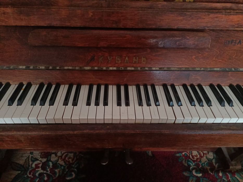 Пианино сатылады