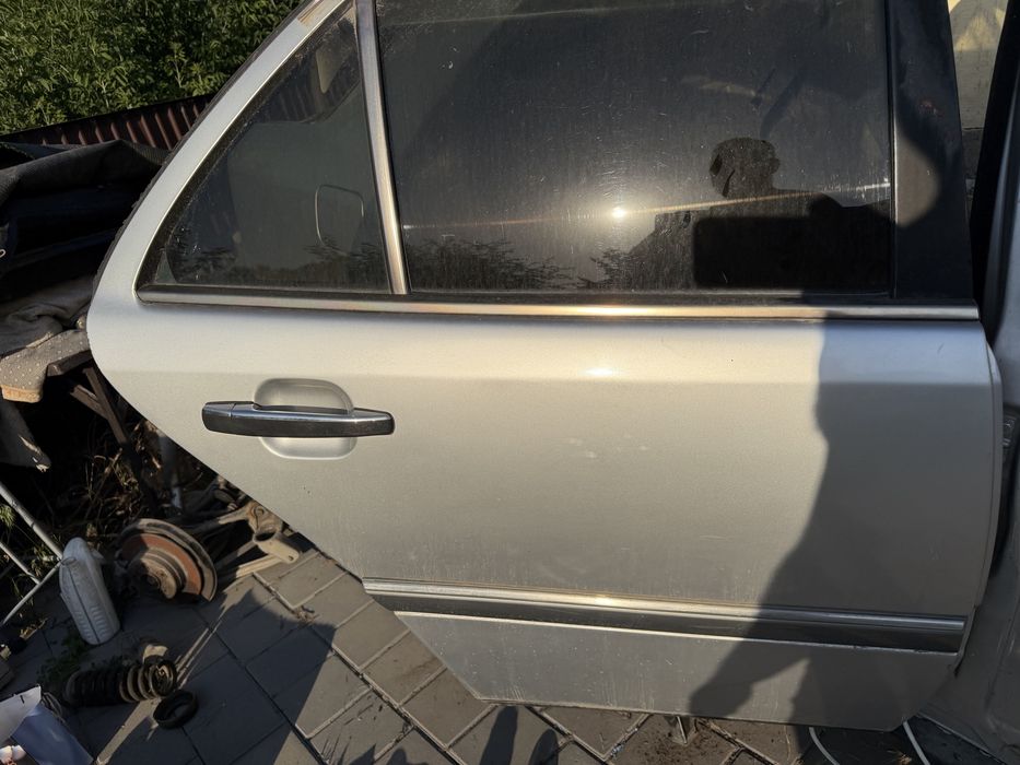 Продам на мерседес w202