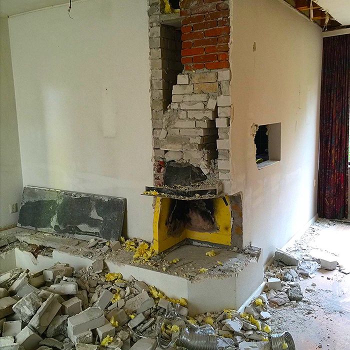 Демонтажные работы снос стен перегородок построек