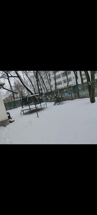 Vand apartament 3 camere 80mp +curte