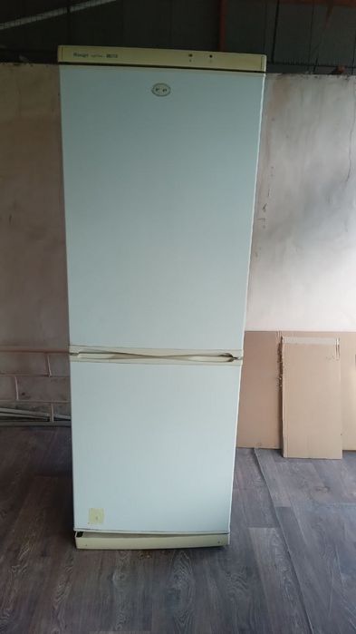 Продам холодильник состояние нормально