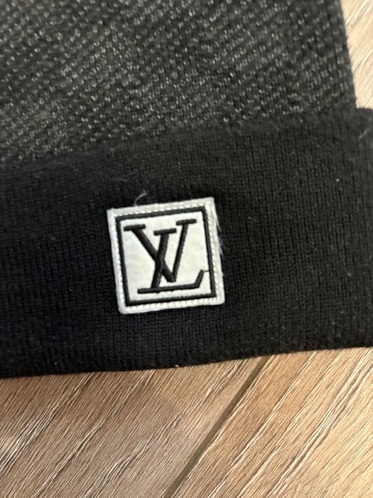 Caciula/Fes Louis Vuitton