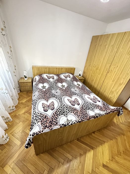 Inchiriez apartament cu 4 camere
