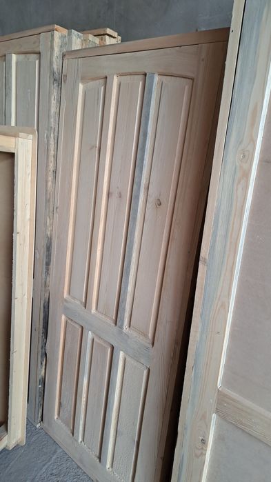 Деривяный  двери