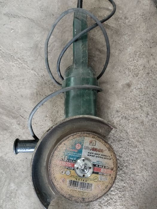 Продам болгарку 230