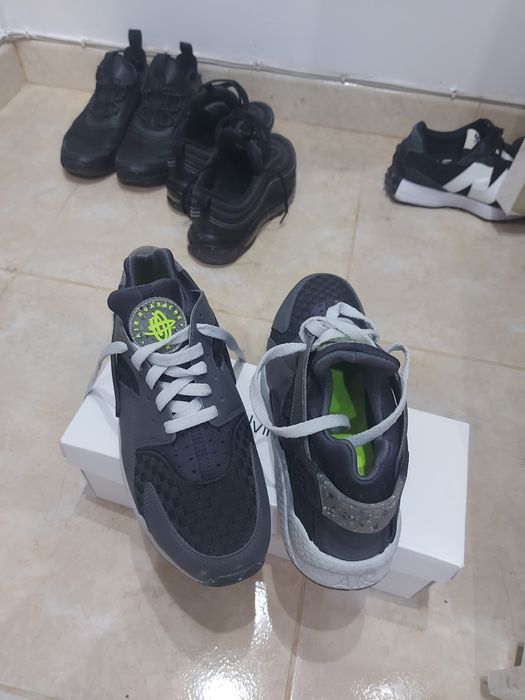 Adidasi nike huarache