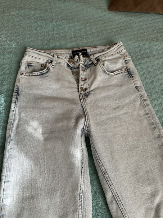 Светло сини дънки