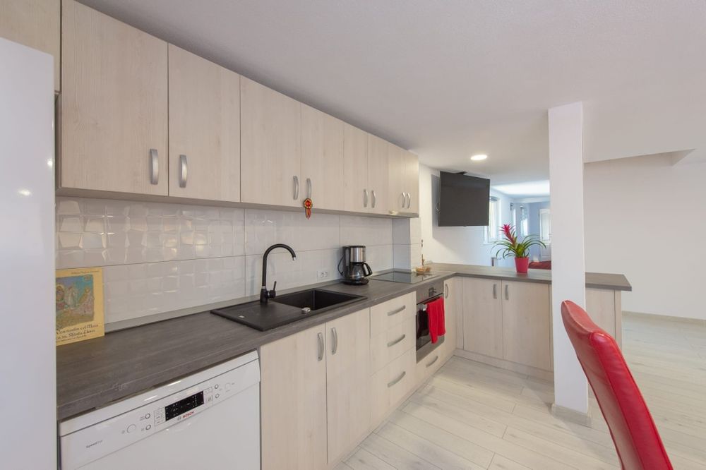 Casă de vacanță la Holbav/ 6 persoane/ 700 lei/  Brașov.