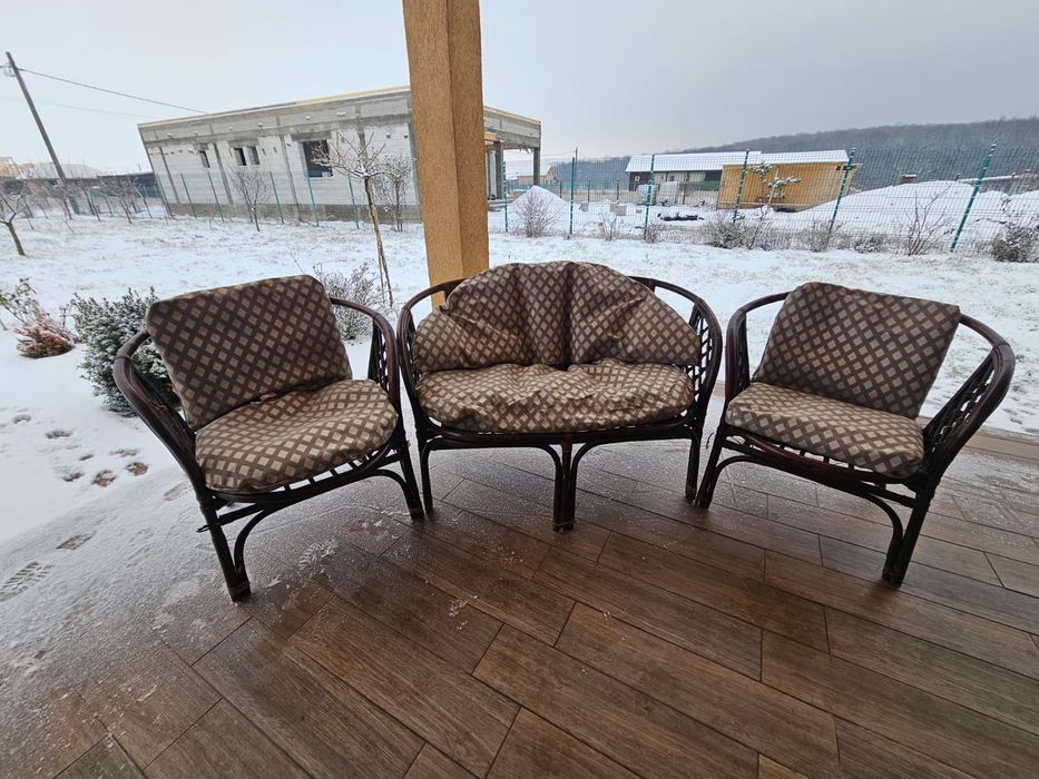 2 seturi ratan gradina/balcon cu perne stare buna 400 lei un set