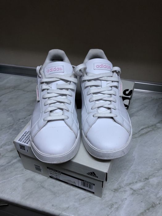 Спортни обувки  adidas