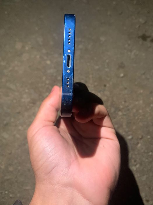 Продам iphone 12 в отличном состоянии