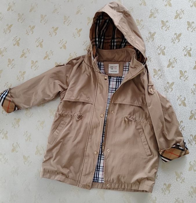 Плащ на девочку 5-6 лет