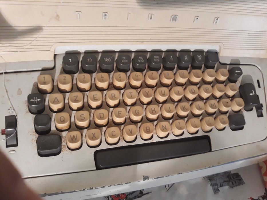 Masina de scris electrica