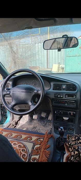 Продам Mazda 323. Седан