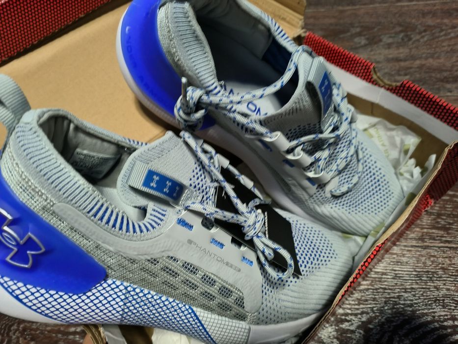 Кроссовки Under armour