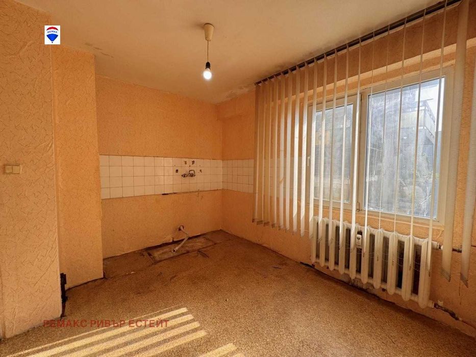 Продава се Двустаен апартамент в Русе, Здравец Изток - 76 кв.м за 1210 €/кв.м - Снимка #1