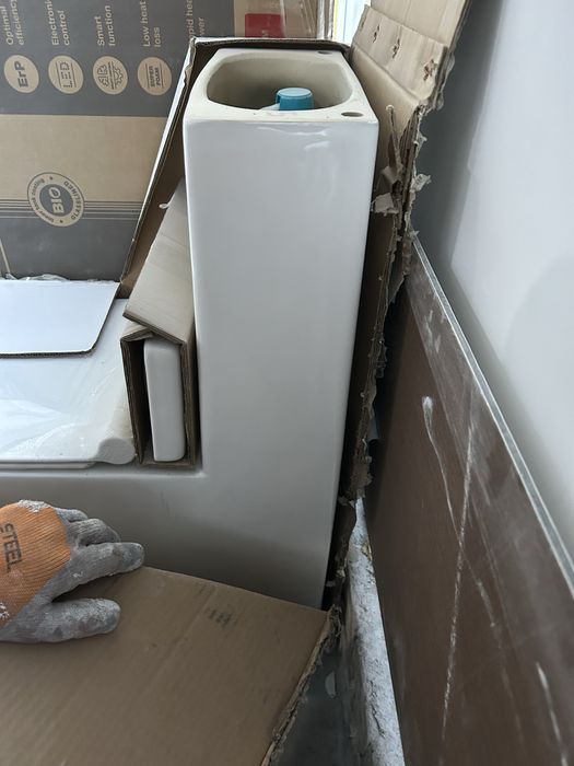 Продается унитаз новый