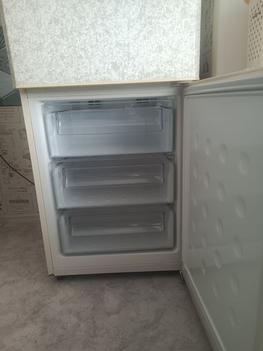 Продам холодильник Samsung