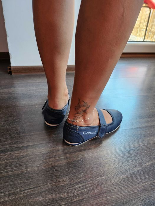 Papuci bleumarin cu barete 36