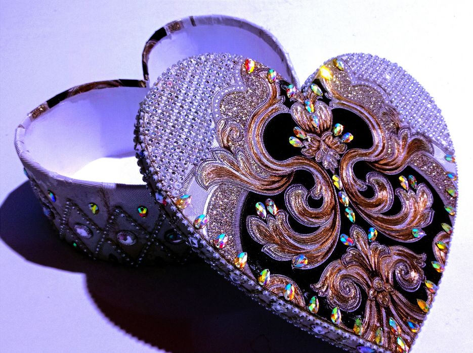 Parximeriya uchun quti