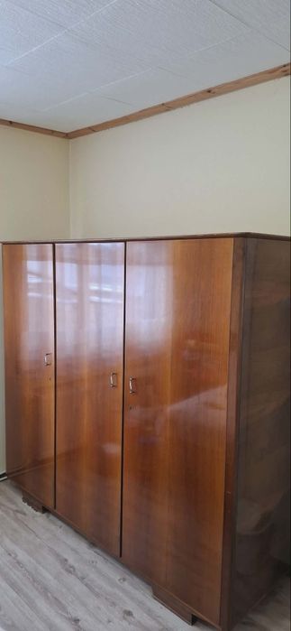 Трикрилен Гардероб