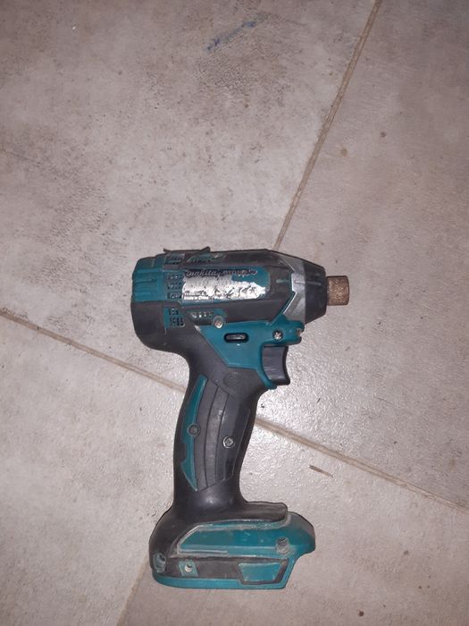 Bormasina filetanta impact tangential Makita DTD 152