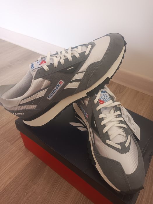 Продам мужские кроссовки