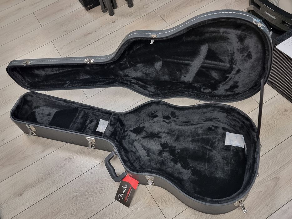 Amanet F28: Toc / Case chitara acustica Fender Flat-Top Dreadnought