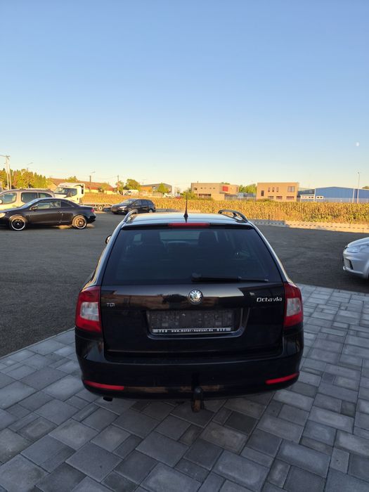 SKODA Octavia 2012 — imagine 5