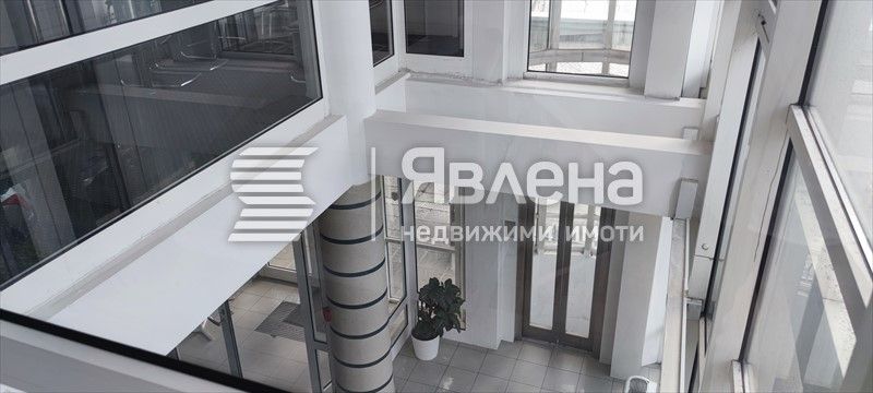 Светъл и функционален етаж от офис