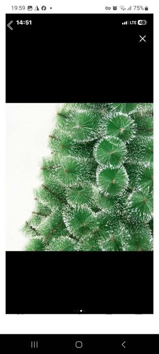 Yangi yil archasi qor yoqqan effekti bilan.Новогодная ёлка заснеженная