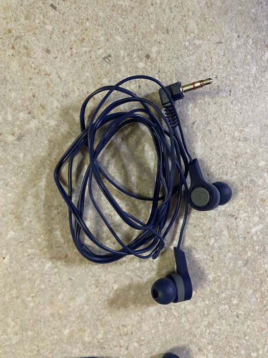 Продам наушники.