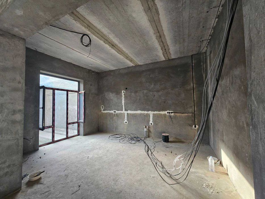 Сергели.Султонобод. 2.5 сотихда 7хонали коробка холатида уй сотаман .