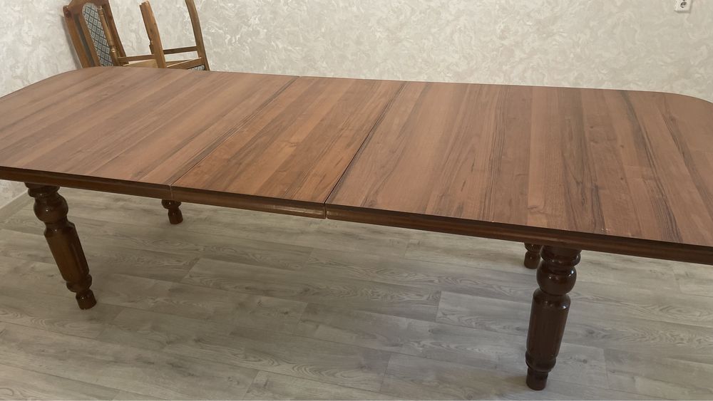 Продается стол 3м