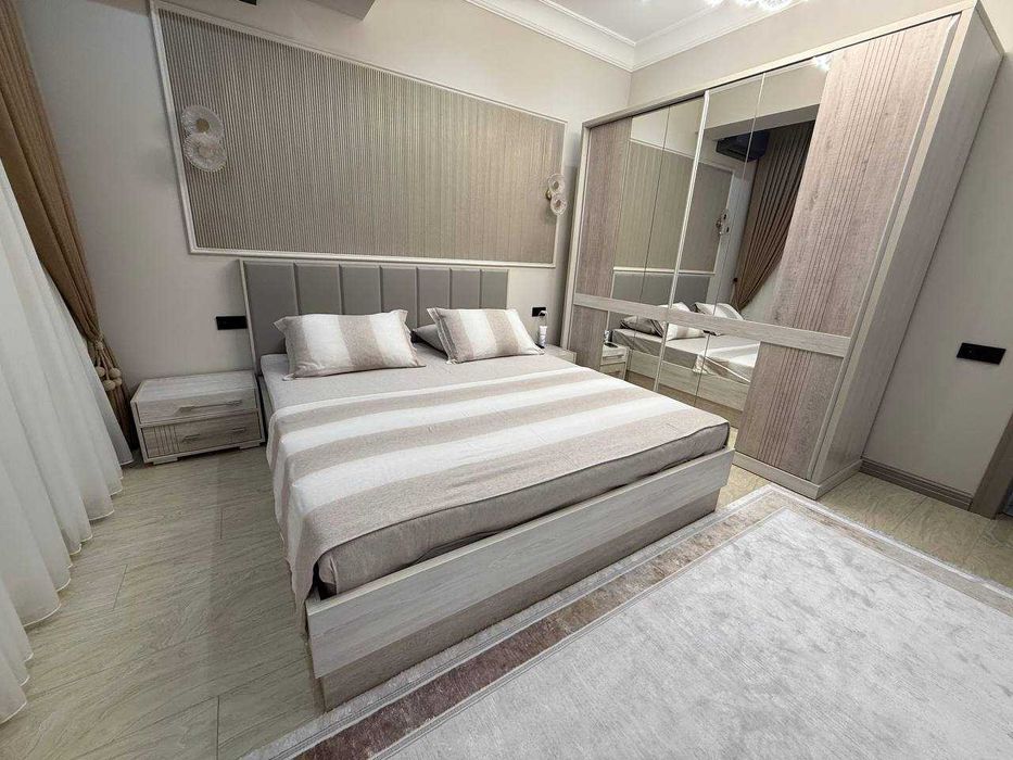 Продам спальный гарнитур