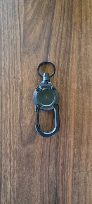 Прибиращ се клюдържател с карибинер