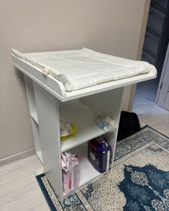 Продам пеленальный столик